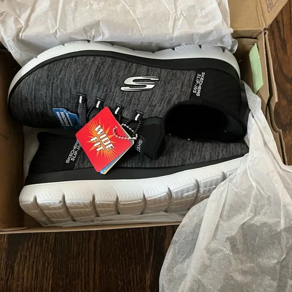 NWT Skechers Black/White/Charcoal Athletic Shoes - Picture 3 of 6